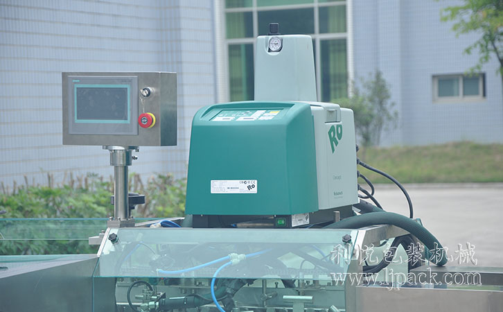 帶自動(dòng)下料保鮮膜裝盒機(jī)