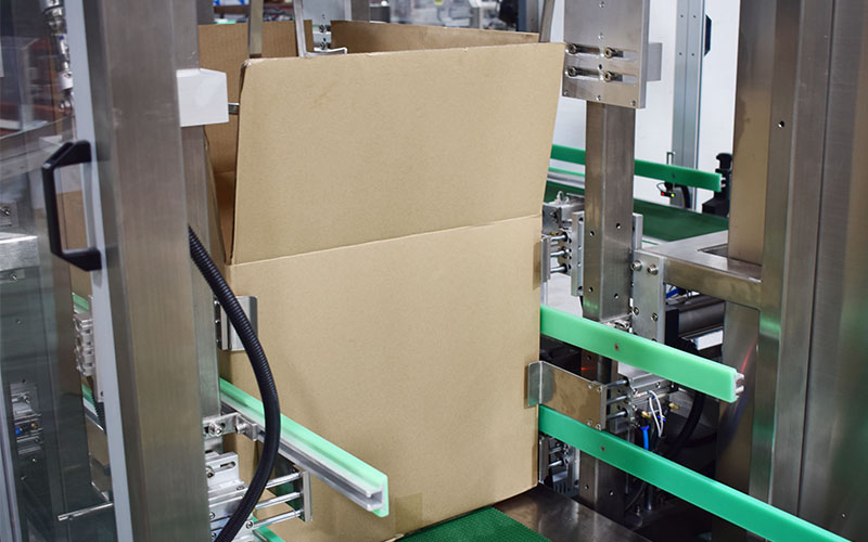 一次性口罩自動裝盒裝箱包裝生產線機器局部展示.jpg